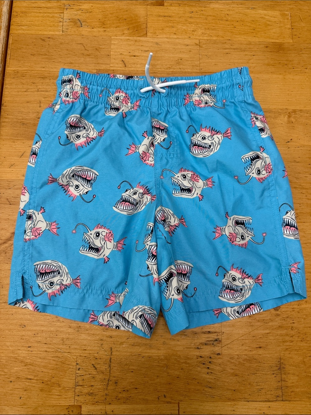 Old Navy Size Medium (8) Boy’s Swim Trunks *very nice used condition*